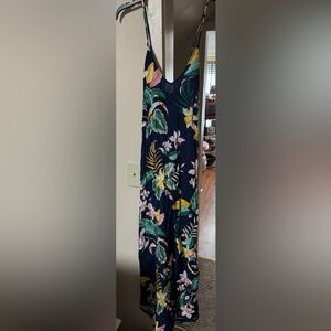 ALMOST NEW! Women’s Old Navy Floral Maxi Skirt - Lg Tall